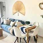 Appartement Sunset Oasis On The By Deihu Experiences *